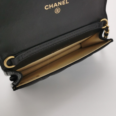 Chanel classic flap black